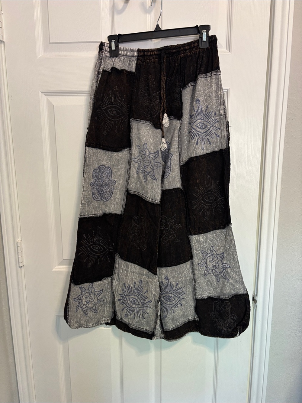 Boho Patchwork Wide-Leg Pants in Black & Gray w90